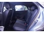 Volkswagen T-Roc 1.5 eTsi R-Line First Edition IQ.light Apple Carplay Black style Stoel-/stuur verwarming 19 Inch Camera R-Line interieur