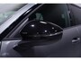 Volkswagen T-Roc 1.5 eTsi R-Line First Edition IQ.light Apple Carplay Black style Stoel-/stuur verwarming 19 Inch Camera R-Line interieur