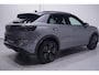 Volkswagen T-Roc 1.5 eTsi R-Line First Edition IQ.light Apple Carplay Black style Stoel-/stuur verwarming 19 Inch Camera R-Line interieur