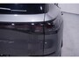 Volkswagen T-Roc 1.5 eTsi R-Line First Edition IQ.light Apple Carplay Black style Stoel-/stuur verwarming 19 Inch Camera R-Line interieur