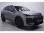 Volkswagen T-Roc 1.5 eTsi R-Line First Edition IQ.light Apple Carplay Black style Stoel-/stuur verwarming 19 Inch Camera R-Line interieur