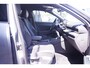 Volkswagen T-Roc 1.5 eTsi R-Line First Edition IQ.light Apple Carplay Black style Stoel-/stuur verwarming 19 Inch Camera R-Line interieur