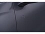 Volkswagen T-Roc R-Line First Edition IQ.light Apple Carplay Black style Stoel-/stuur verwarming 19 Inch Camera R-Line interieur