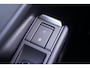 Volkswagen T-Roc R-Line First Edition IQ.light Apple Carplay Black style Stoel-/stuur verwarming 19 Inch Camera R-Line interieur