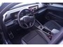 Volkswagen T-Roc R-Line First Edition IQ.light Apple Carplay Black style Stoel-/stuur verwarming 19 Inch Camera R-Line interieur