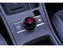 Volkswagen T-Roc R-Line First Edition IQ.light Apple Carplay Black style Stoel-/stuur verwarming 19 Inch Camera R-Line interieur