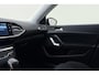 Peugeot 308 SW 1.2 e-THP Active | Trekhaak | Cruise control | Climate control | Stuurbediening | Navigatie | Parkeersensoren | Bell-functie | Hill-hold | 16" lichtmetalen velgen