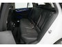 BMW 5-Serie Touring 530i Panoramadak | Laser | Head Up | Elektr. Trekhaak