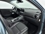 Hyundai Kona Electric EV Premium 64 kWh | Trekhaak fietsendrager | Achteruitrij camera | Stoelverwarming & verkoeling | Navigatie | Apple carplay/android auto |