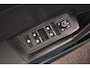 Volkswagen T-Roc 1.5 TSI 150pk DSG 2x R-Line Trekhaak Camera Stoelverwarming Beats Panoramadak Navigatie