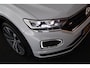 Volkswagen T-Roc 1.5 TSI 150pk DSG 2x R-Line Trekhaak Camera Stoelverwarming Beats Panoramadak Navigatie