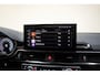 Audi A4 AVANT 40TFSI Sport S line black edition Aut. [ Pano Trekhaak Apple / Android Stoelverwarming Navi ]