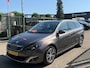 Peugeot 308 SW 1.2 e-THP Allure 1e eigenaar dealer onderhouden trekhaak navigatie cruis control panorama dak