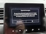 Renault Captur 1.0 90pk Intens | Trekhaak | Climate Control | Navigatie | Cruise Control | Parkeersensoren Voor + Achter | Trekhaak | LED Koplapmen | Keyless Entry/Start | 17" Lichtmetalen Velgen | Apple Carplay/Android Auto |