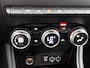 Renault Captur 1.0 90pk Intens | Trekhaak | Climate Control | Navigatie | Cruise Control | Parkeersensoren Voor + Achter | Trekhaak | LED Koplapmen | Keyless Entry/Start | 17" Lichtmetalen Velgen | Apple Carplay/Android Auto |