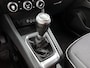 Renault Captur 1.0 90pk Intens | Trekhaak | Climate Control | Navigatie | Cruise Control | Parkeersensoren Voor + Achter | Trekhaak | LED Koplapmen | Keyless Entry/Start | 17" Lichtmetalen Velgen | Apple Carplay/Android Auto |