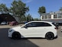 Mercedes-Benz B-klasse 250 e Business Solution AMG Limited VAN: 30.900,- VOOR: 28.877,- UW WKVOORDEEL: 2.23- | PANORAMA DAK | 360 CAMERA | SFEER VERLICHTING | ADAPTIEF CRUISE CONTROL | MEMORY OP STOEL | HEAD-UP DISPLAY | 12 MND BOVAG GARANTIE |