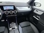 Mercedes-Benz B-klasse 250 e Business Solution AMG Limited VAN: 29.900,- VOOR: 26.877,- UW HERFSTVOORDEEL: 3.023,- PANORAMA DAK | 360 CAMERA | SFEER VERLICHTING | ADAPTIEF CRUISE CONTROL | MEMORY OP STOEL | HEAD-UP DISPLAY | 12 MND BOVAG GARANTIE |