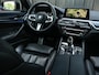 BMW 5-Serie Touring 530i xDrive High Executive | M-Pakket | Panoramadak | Harman/Kardon | HUD | Active Cruise | 360 Camera | Stuur Verwarming | Ambiance Interieur | Stoelverwarming | Elektr. Verst. Stoel |