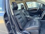 Volvo V70 2.4D Momentum Automaat | Leder | Panorama | Navigatie | Cruise | Climate | Stoelverwarming | Sensoren
