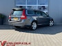 Volvo V70 2.4D Momentum Automaat | Leder | Panorama | Navigatie | Cruise | Climate | Stoelverwarming | Sensoren