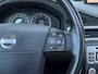 Volvo V70 2.4D Momentum Automaat | Leder | Panorama | Navigatie | Cruise | Climate | Stoelverwarming | Sensoren