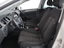Volkswagen Golf 1.0 TSI Connected Series 115pk 6bak| Camera| navi| LM-velgen| extra getint glas
