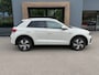 Volkswagen T-Roc 1.5 TSI 150pk DSG R-Line | Camera | Keyless | Elek. Achterklep | Dode hoek | Rijklaar incl. 1 jaar Bovag garantie