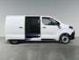 Citroën E-Jumpy L2 75 kWh 136pk | ACTIE | 8 jaar garantie | 0% financial lease | Houten afwerking laadruimte | NAVI | Multimedia | Apple Carplay | Android Auto | Achteruitrijcamera | Parkeersensoren voor en achter | Dode hoek detectie | Digitale cockpit | Stuurwielbediening | Mistlampen | Licht- en regensensor | Automatic light | Tussenwand comfort met raam | Bestuurdersstoel comfort | Bank voorpassagiers | Reservewiel | van €47.380 voor €35.350 ex. BTW rijklaar