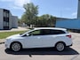 Ford Focus Wagon 1.0i Eco-Boost First Edition 6-Bak 126 PK. Mooie en zeer goed onderhouden auto !!! Distributieriem is vervangen !! Rijdt nieuw !
