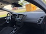 Ford Focus Wagon 1.0i Eco-Boost First Edition 6-Bak 126 PK. Mooie en zeer goed onderhouden auto !!! Distributieriem is vervangen !! Rijdt nieuw !