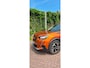 Peugeot e-2008 EV Allure Première 1 fase 50 kWh | Nappa Leder | Stoelverwarming | Camera | Warmtepomp | Orange Fusion