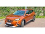Peugeot e-2008 EV Allure Première 1 fase 50 kWh | Nappa Leder | Stoelverwarming | Camera | Warmtepomp | Orange Fusion