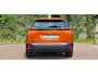 Peugeot e-2008 EV Allure Première 1 fase 50 kWh | Nappa Leder | Stoelverwarming | Camera | Warmtepomp | Orange Fusion