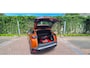 Peugeot e-2008 EV Allure Première 1 fase 50 kWh | Nappa Leder | Stoelverwarming | Camera | Warmtepomp | Orange Fusion