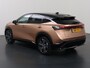 Nissan Ariya Trend Plus 91 kWh | SOH 99% | Trekhaak | Elektrisch verstelbare stoelen + Geheugen | BOSE audio | Stoelverwarming voor + achter | Navigatie | 360 Camera | DAB | Apple CarPlay/Android Auto | Stuurverwarming | Panoramadak | HUD | Adaptieve Cruise Control | Ele. kofferdeksel |