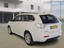 Mitsubishi Outlander 2.0 PHEV instyle+ | Trekhaak | Camera | Cruise Control | Stoelverwarming