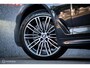 BMW 5-Serie 520i M Pakket G30 | Schuifdak | Comfort Seats | HUD | NAP NL auto | Rijklaarprijs | Carbon Black | Camera |