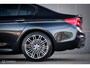 BMW 5-Serie 520i M Pakket G30 | Schuifdak | Comfort Seats | HUD | NAP NL auto | Rijklaarprijs | Carbon Black | Camera |