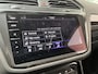 Volkswagen Tiguan 1.4 TSI eHybrid Life / AUTOMAAT/ PANO/ TREKHAAK/ KEYLESS/ DIGITAL DASH/ CRUISE/ NAVI/ PARK. SENSOREN + CAMERA/ CLIMA/ STOELVERWARMING