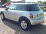 MINI Cooper 3-Deurs 1.6 - Airco - Panoramadak - 6 Bak ***WEGENS DE EXTREME WARMTE ZIJN WIJ VRIJDAG 26 JUNI VANAF 13:00 UUR GESLOTEN! ZATERDAG WEER GEOPEND VAN 09:00- TOT 15:00 UUR.***