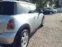 MINI Cooper 3-Deurs 1.6 - Airco - Panoramadak - 6 Bak ***WEGENS DE EXTREME WARMTE ZIJN WIJ VRIJDAG 26 JUNI VANAF 13:00 UUR GESLOTEN! ZATERDAG WEER GEOPEND VAN 09:00- TOT 15:00 UUR.***
