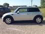MINI Cooper 3-Deurs 1.6 - Airco - Panoramadak - 6 Bak ***WEGENS DE EXTREME WARMTE ZIJN WIJ VRIJDAG 26 JUNI VANAF 13:00 UUR GESLOTEN! ZATERDAG WEER GEOPEND VAN 09:00- TOT 15:00 UUR.***