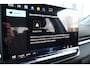 Volkswagen T-Roc Life First Edition | 'App-Connect' draadloze smartphone integratie | Automatische afstandsregeling (Adaptive Cruise Control) | Buitenspiegels elektrisch instel-, verwarm- en inklapbaar