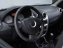 Dacia Sandero 1.2 Blackline (AIRCO,BLUETOOTH,CRUISE,SPORTSTOELEN,NIEUWE APK,LM VELGEN,GETINT,NETTESTAAT)