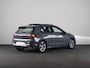 Volkswagen Golf 1.5 eTSI R-Line 130 pk Automaat (DSG) | Navigatie | Panoramadak | Trekhaak (wegklapbaar) | Parkeersensoren | R-Line |