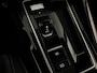 Volkswagen Golf 1.5 eTSI R-Line 130 pk Automaat (DSG) | Navigatie | Panoramadak | Trekhaak (wegklapbaar) | Parkeersensoren | R-Line |