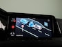 Volkswagen Golf 1.5 eTSI R-Line 130 pk Automaat (DSG) | Navigatie | Panoramadak | Trekhaak (wegklapbaar) | Parkeersensoren | R-Line |