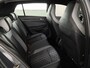 Volkswagen Golf 1.5 eTSI R-Line 130 pk Automaat (DSG) | Navigatie | Panoramadak | Trekhaak (wegklapbaar) | Parkeersensoren | R-Line |