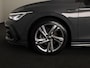 Volkswagen Golf 1.5 eTSI R-Line 130 pk Automaat (DSG) | Navigatie | Panoramadak | Trekhaak (wegklapbaar) | Parkeersensoren | R-Line |